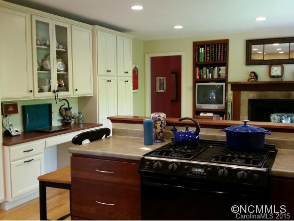 25 Red Oak Road Asheville NC 28804