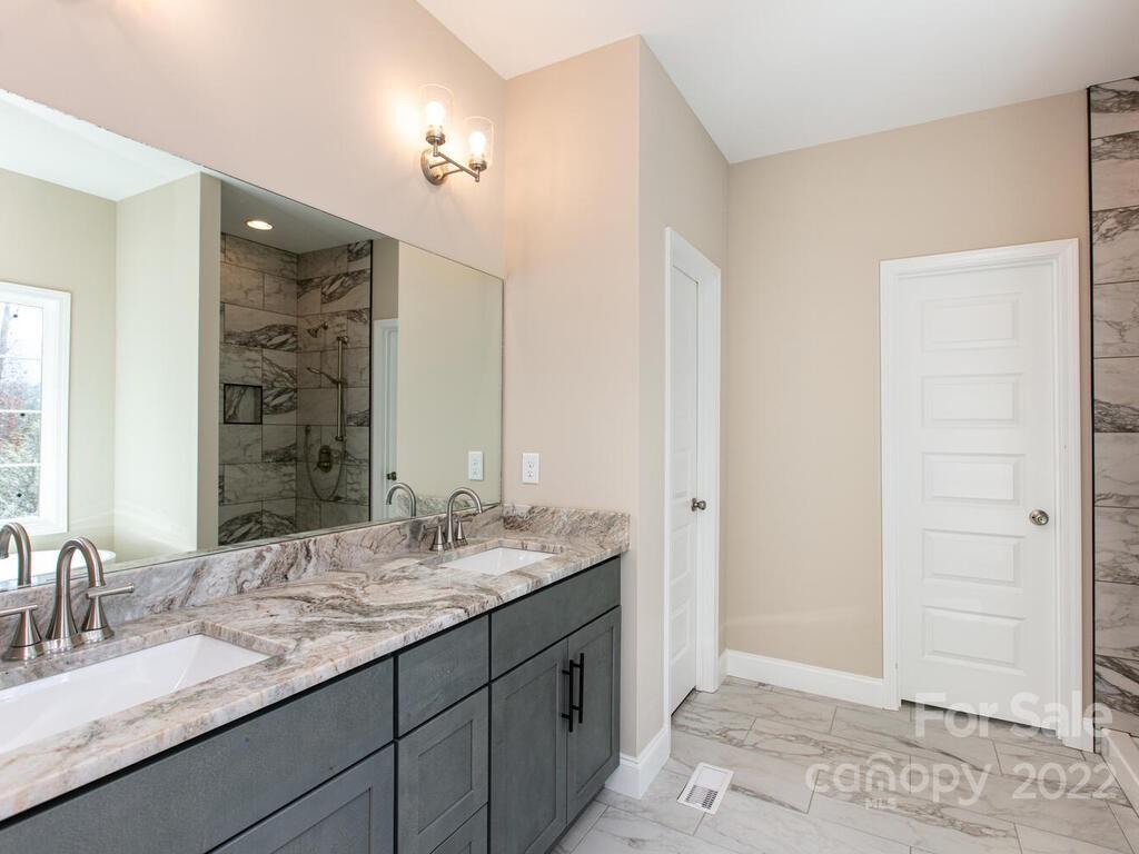 4 Ivywood Road Weaverville NC 28787