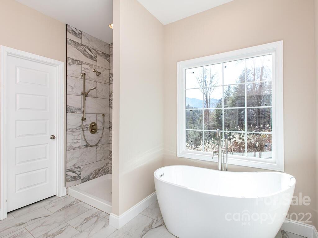 4 Ivywood Road Weaverville NC 28787