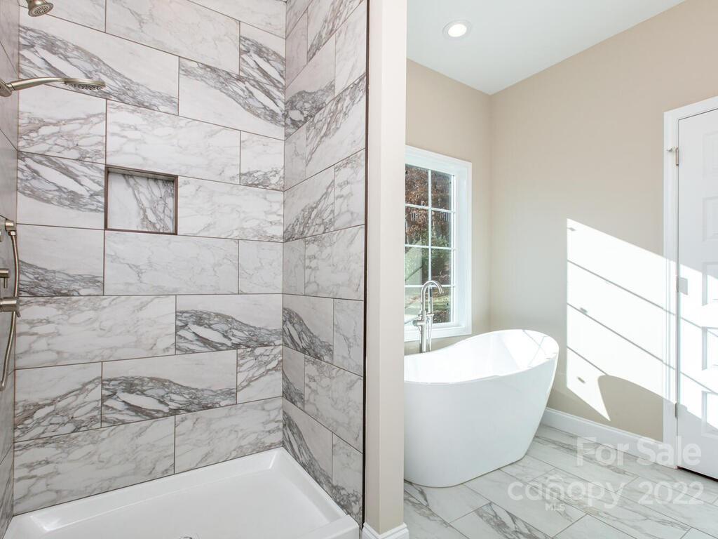 4 Ivywood Road Weaverville NC 28787