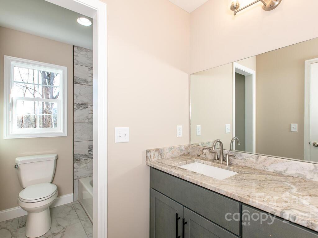 4 Ivywood Road Weaverville NC 28787