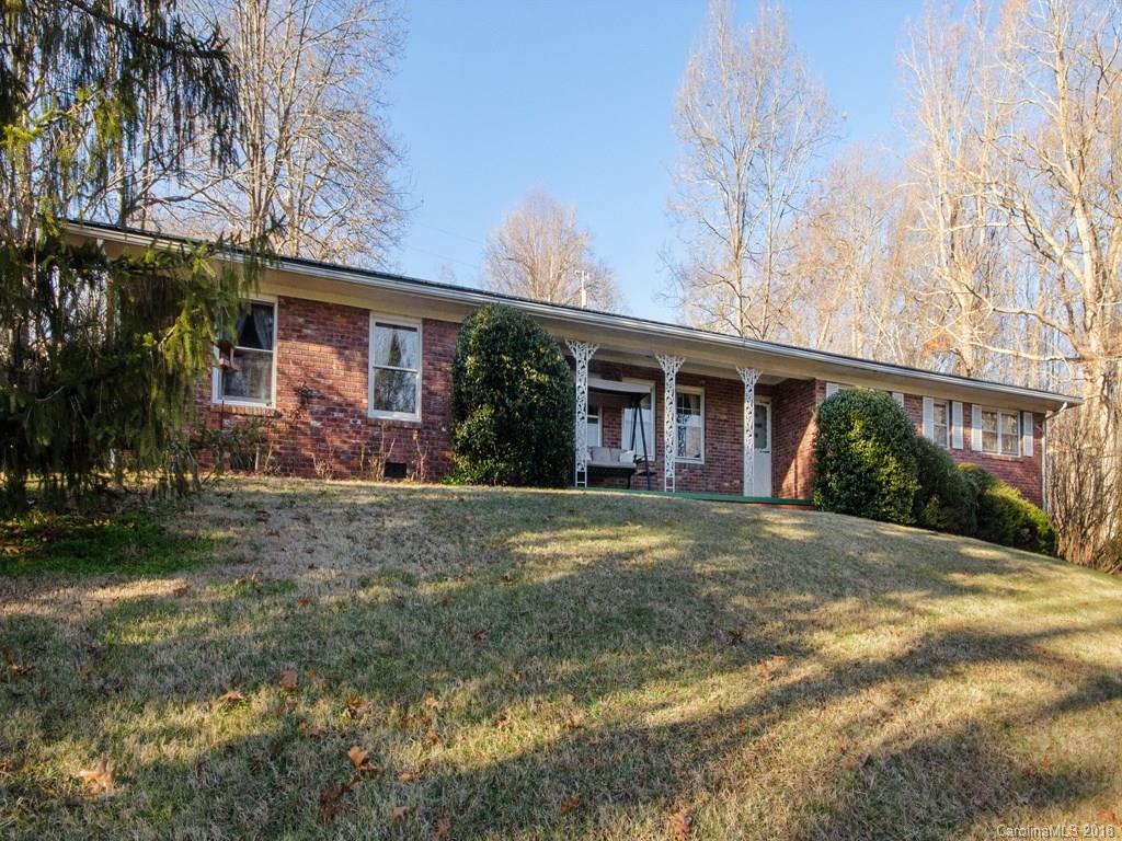 102 Club Knoll Avenue Waynesville NC 28786