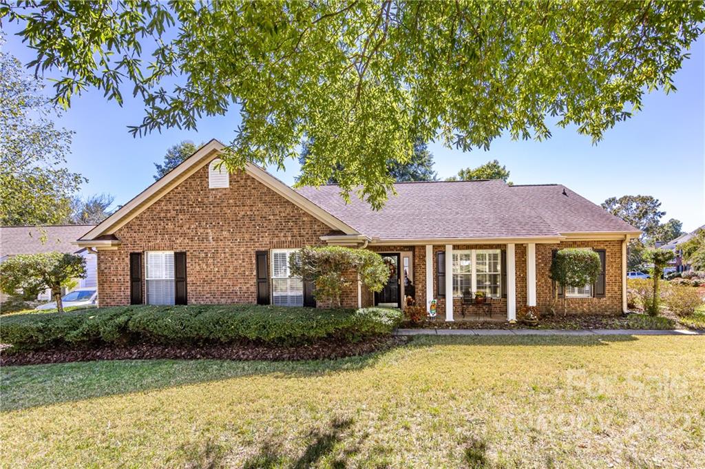 8721 Stable Court Charlotte NC 28216