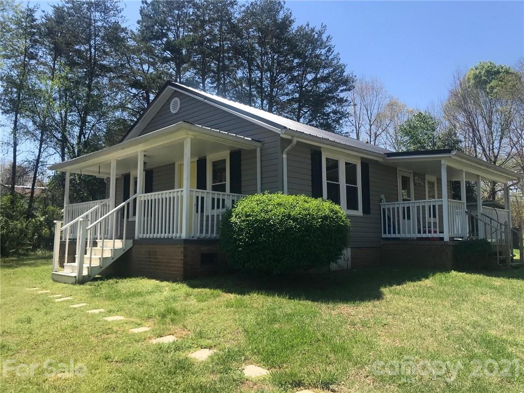 1367 Goat Farm Street Hickory NC 28601