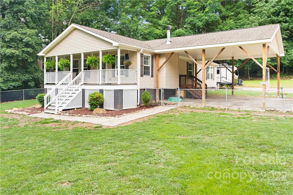 1785 Hemphill Road Waynesville NC 28785