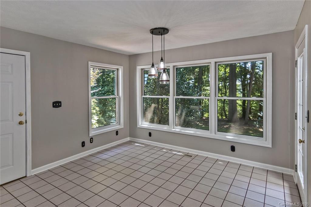 12 La Michele Place Leicester NC 28748