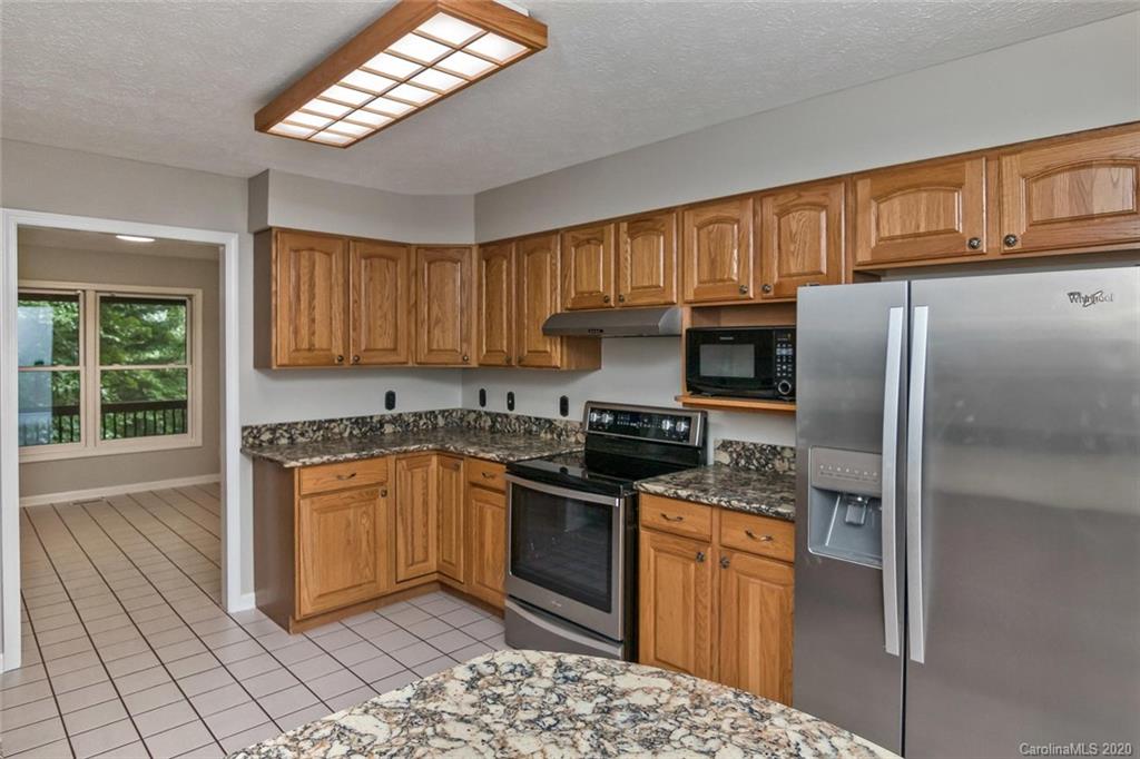12 La Michele Place Leicester NC 28748
