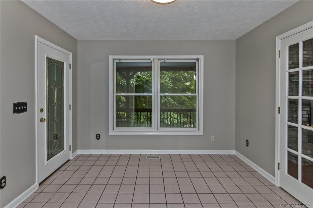 12 La Michele Place Leicester NC 28748