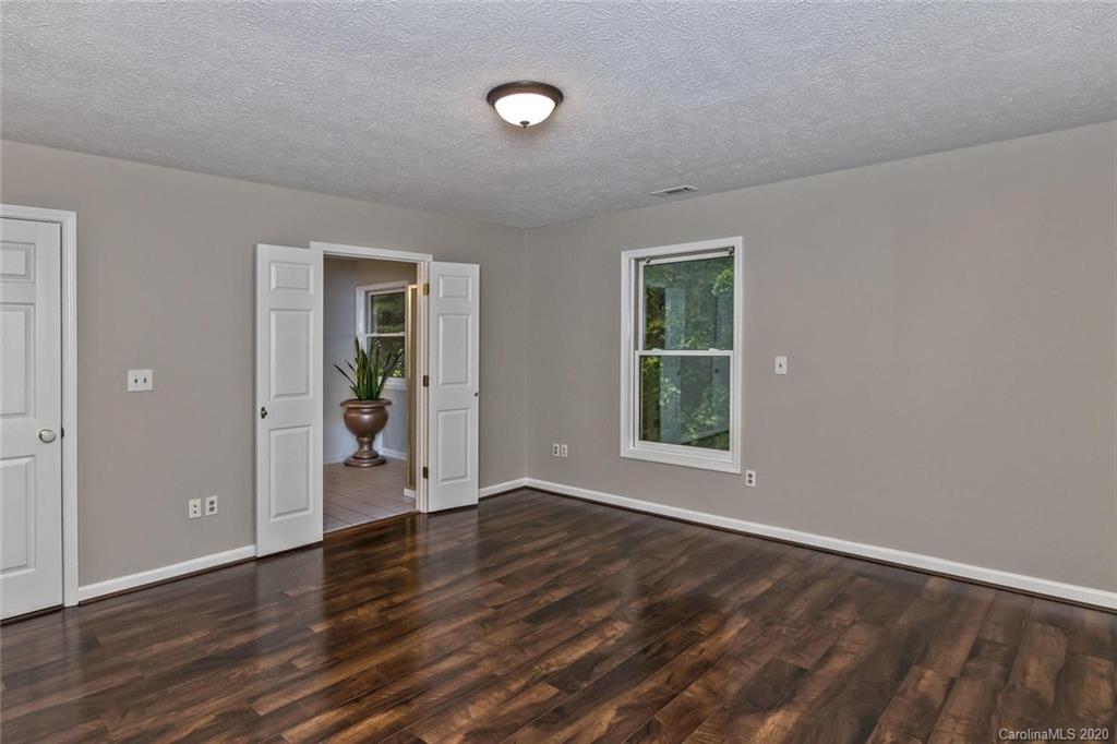 12 La Michele Place Leicester NC 28748