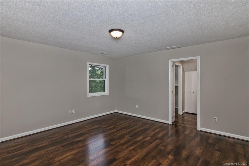 12 La Michele Place Leicester NC 28748