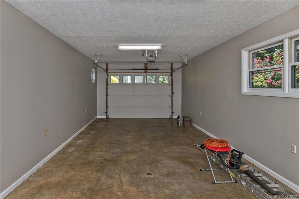 12 La Michele Place Leicester NC 28748