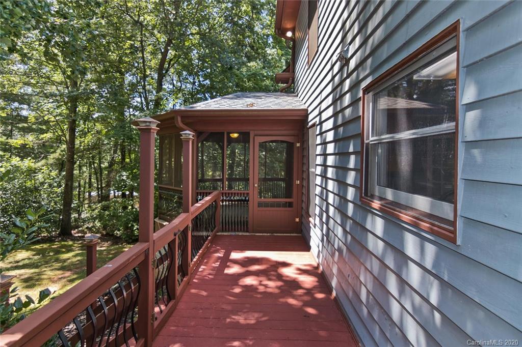 12 La Michele Place Leicester NC 28748