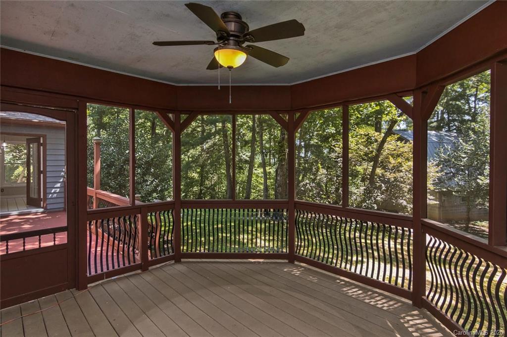 12 La Michele Place Leicester NC 28748