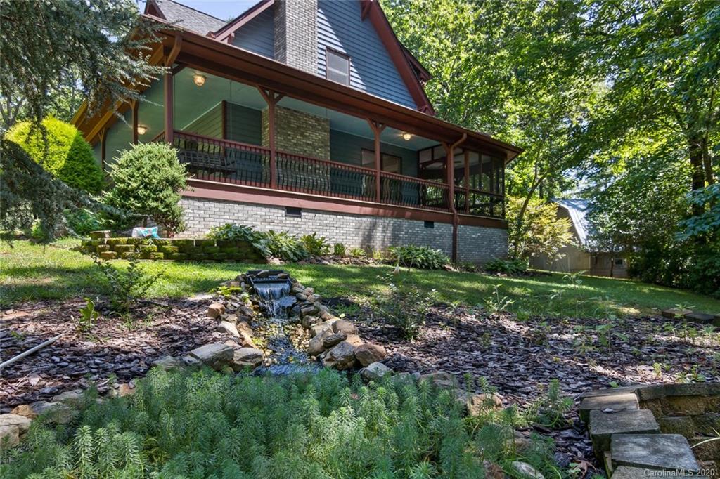 12 La Michele Place Leicester NC 28748