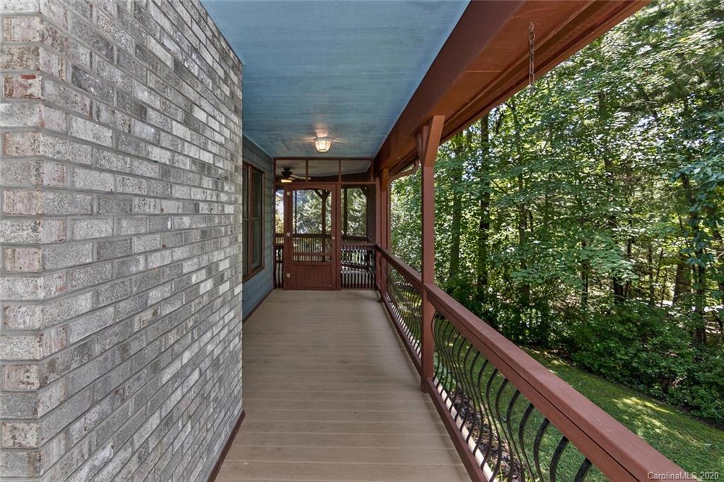 12 La Michele Place Leicester NC 28748