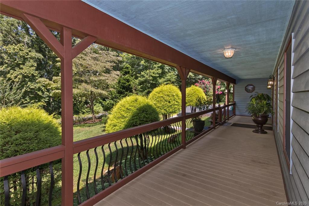 12 La Michele Place Leicester NC 28748