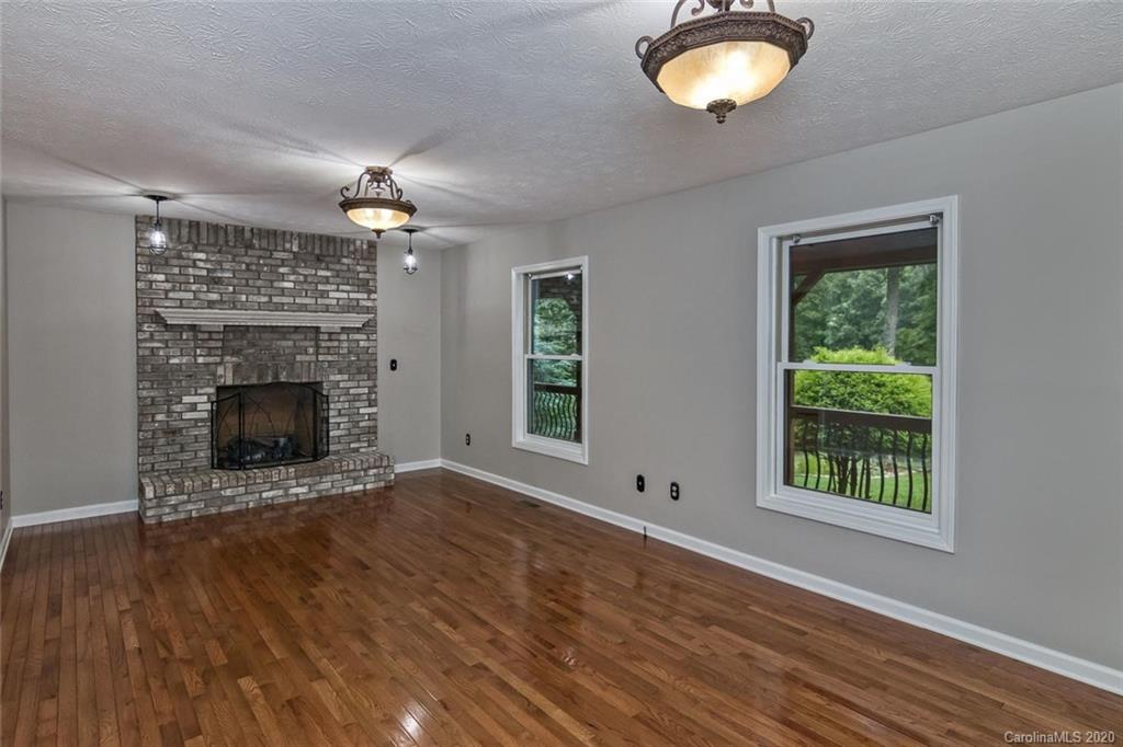 12 La Michele Place Leicester NC 28748