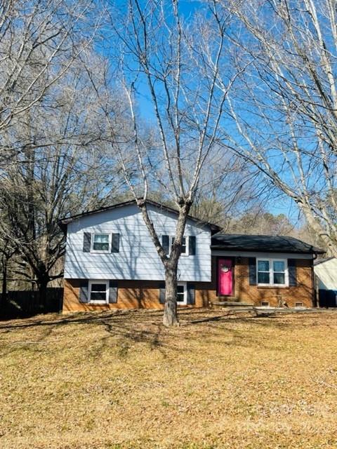 1013 Village Circle Hickory NC 28602