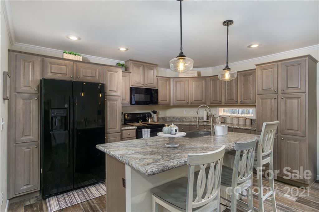 7 County Cork Way Candler NC 28715