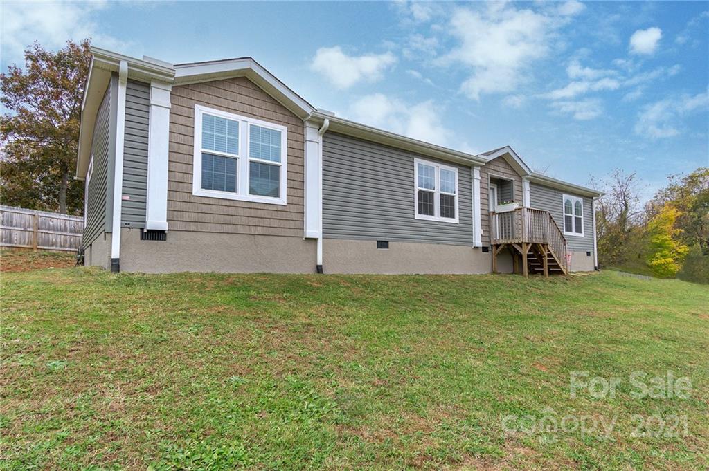 7 County Cork Way Candler NC 28715