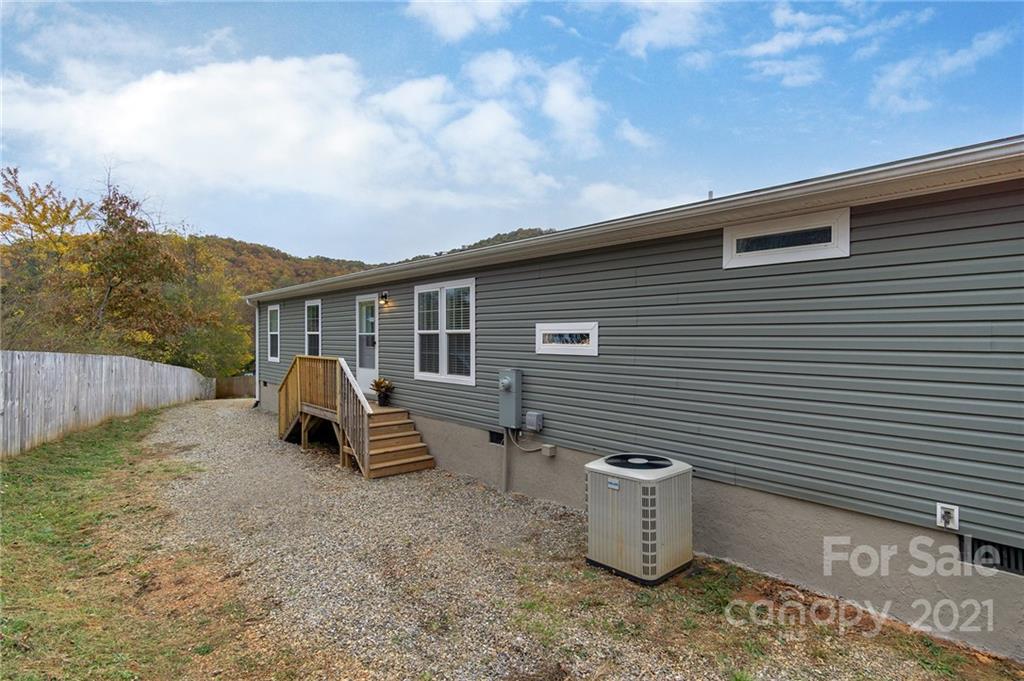7 County Cork Way Candler NC 28715