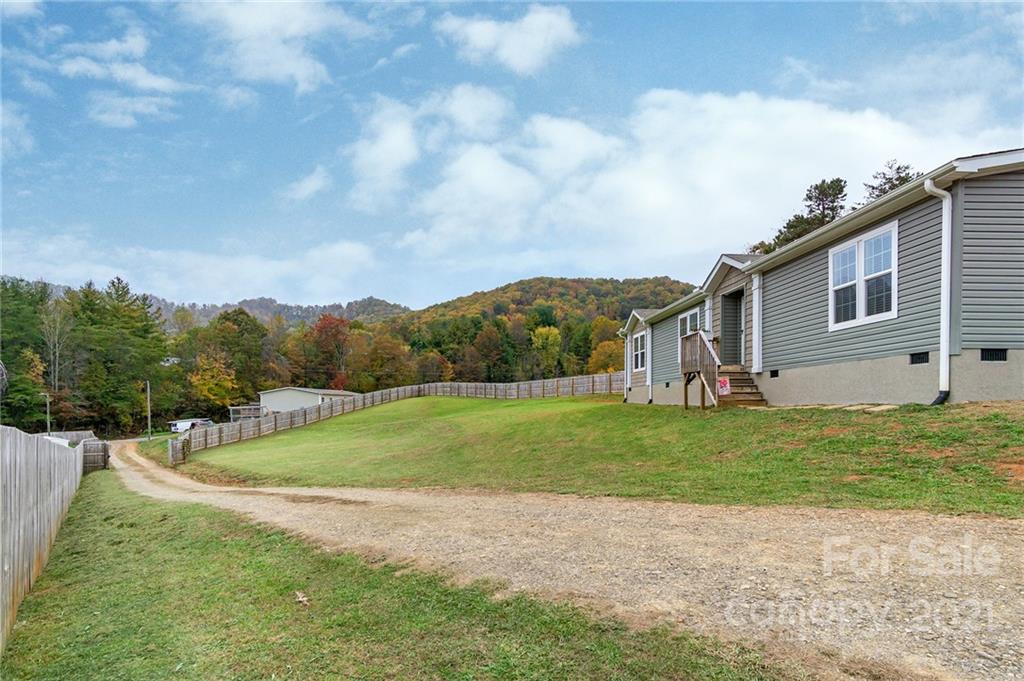 7 County Cork Way Candler NC 28715