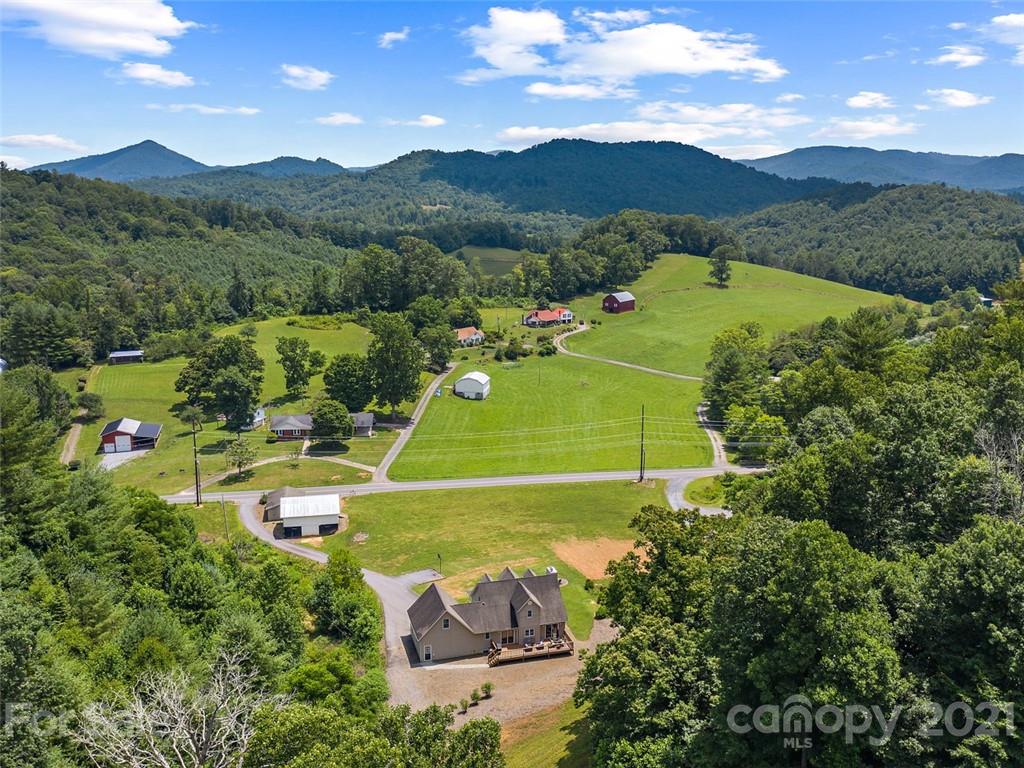 2581 Double Island Road Green Mountain NC 28740