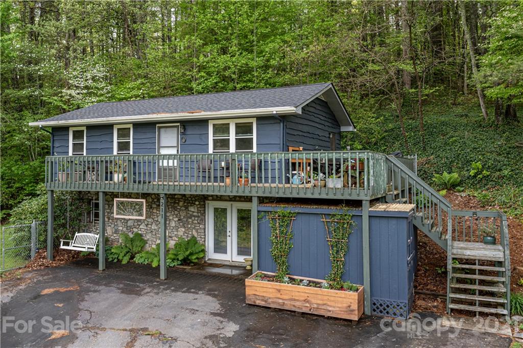 211 Old Gibbs Road Weaverville NC 28787