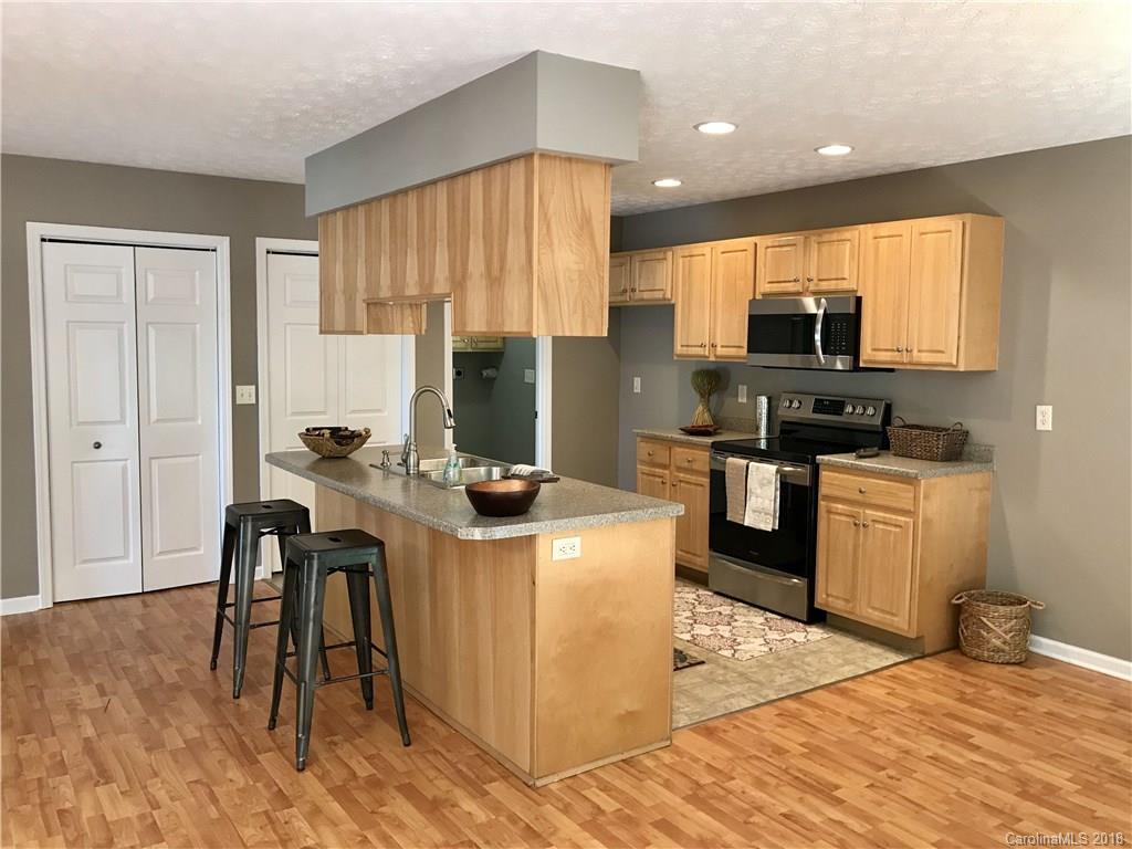 26 Mosers Place Candler NC 28715