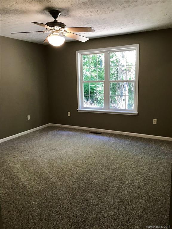 26 Mosers Place Candler NC 28715