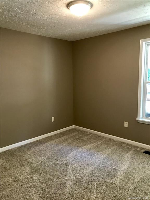 26 Mosers Place Candler NC 28715