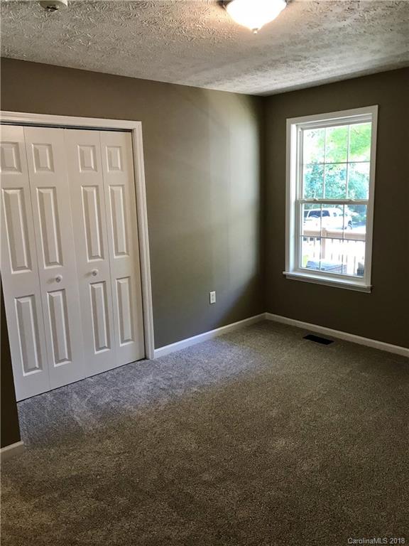 26 Mosers Place Candler NC 28715