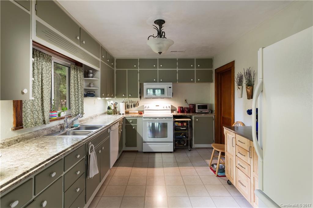 20 Evergreen Avenue Asheville NC 28806