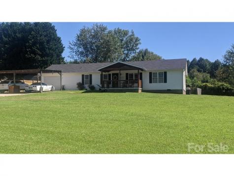 27 Sugarloaf Lane Hendersonville NC 28792