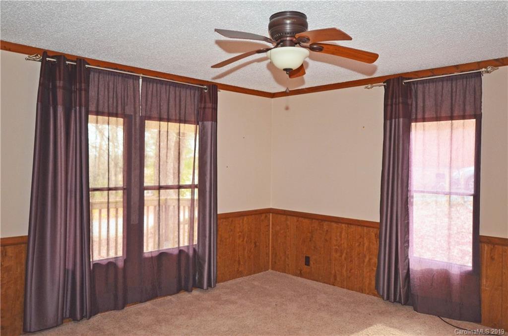 30 Woodscape Drive Mills River NC 28759