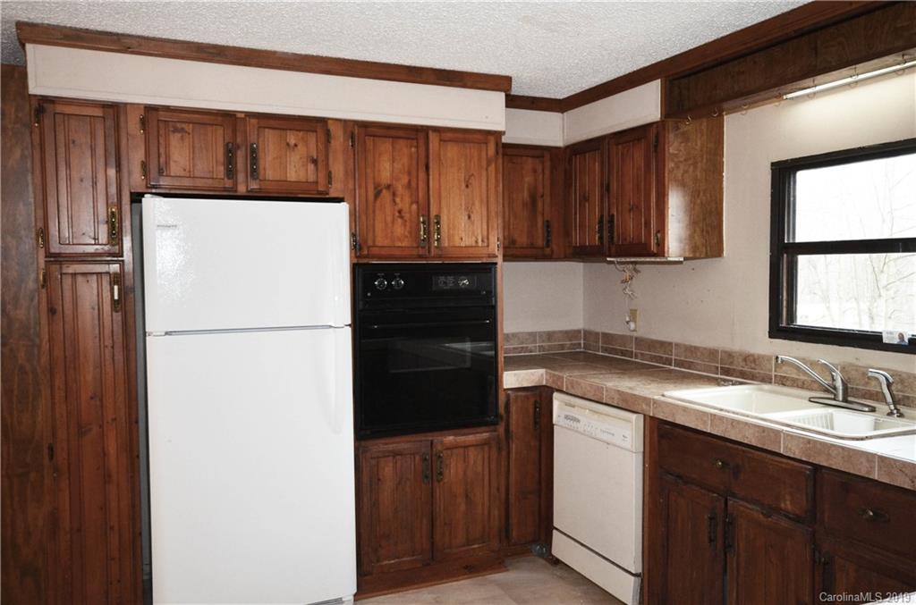 30 Woodscape Drive Mills River NC 28759