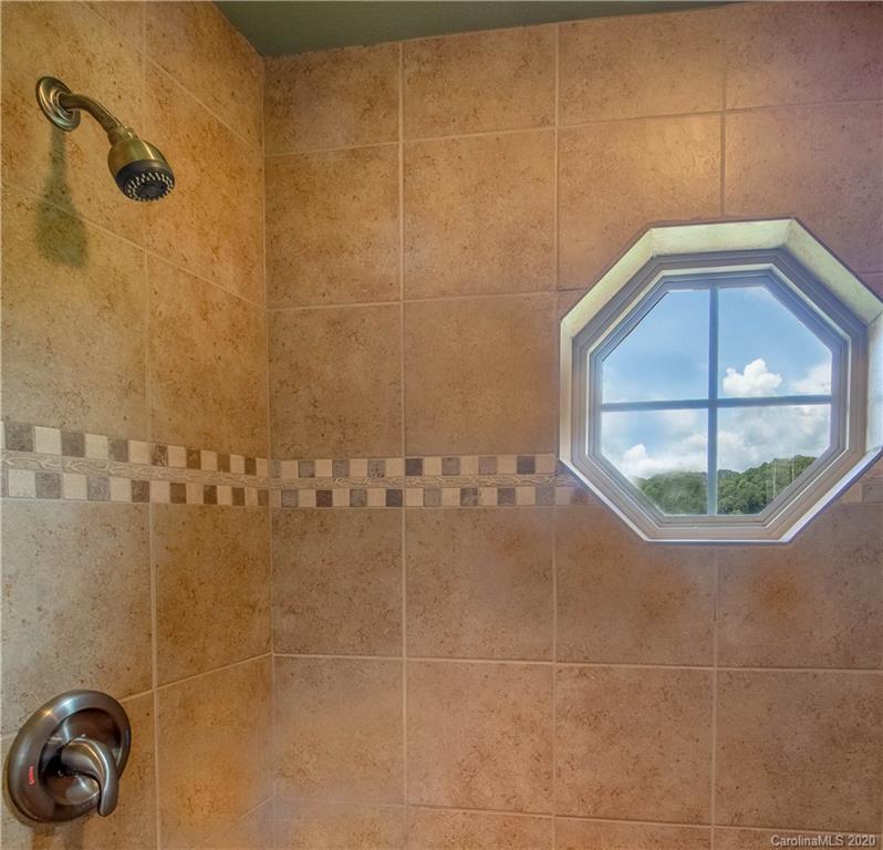 66 Pinnacle Road Burnsville NC 28714