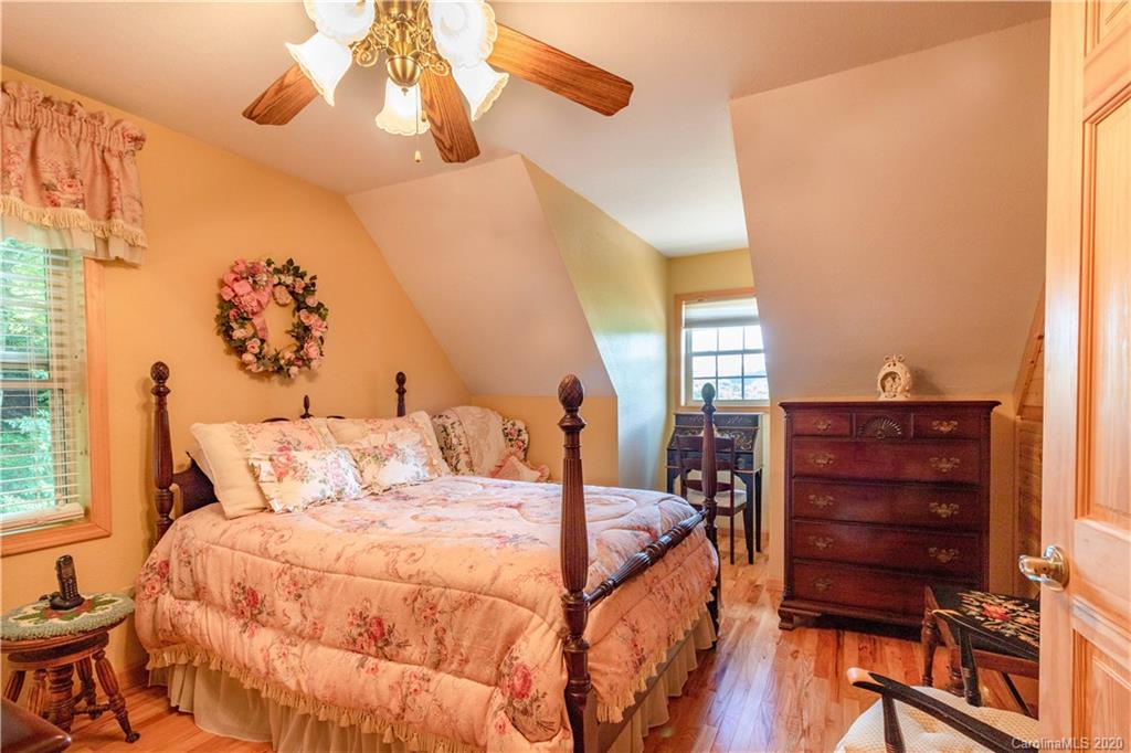 66 Pinnacle Road Burnsville NC 28714