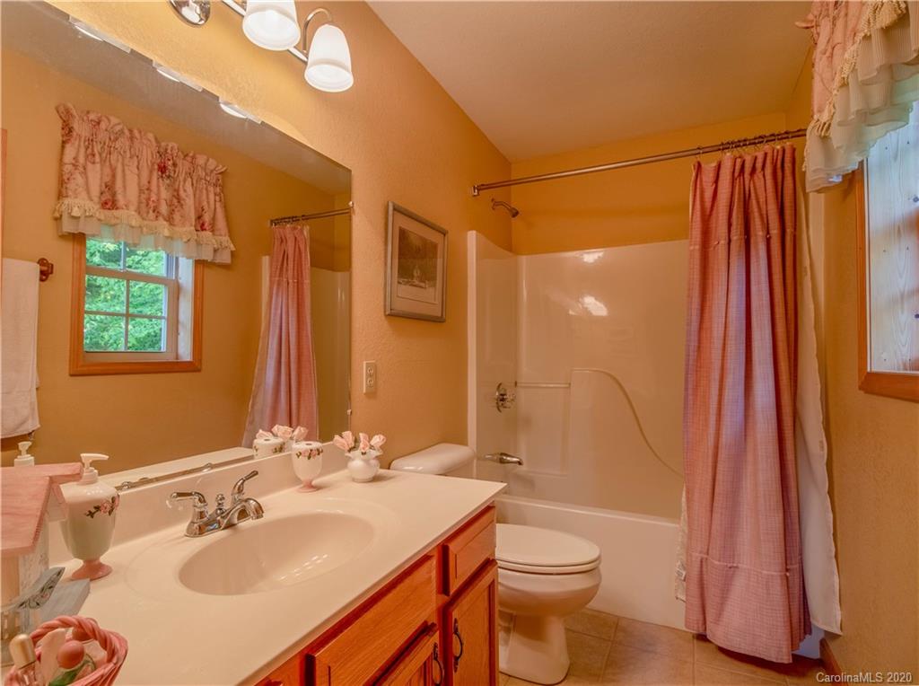 66 Pinnacle Road Burnsville NC 28714
