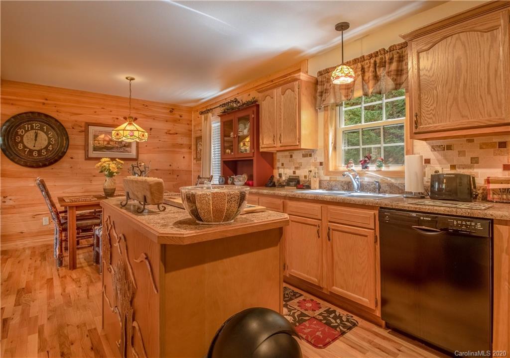 66 Pinnacle Road Burnsville NC 28714