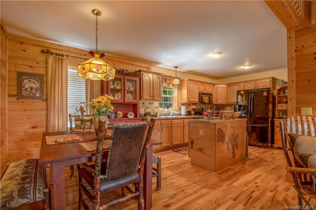 66 Pinnacle Road Burnsville NC 28714