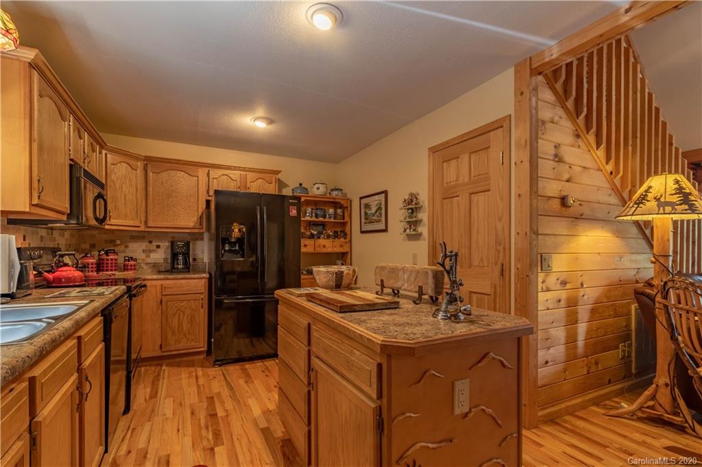 66 Pinnacle Road Burnsville NC 28714