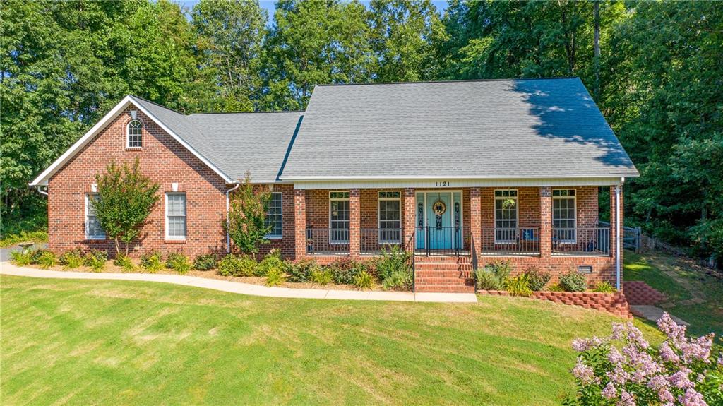 1121 Waterford Drive Hickory NC 28602