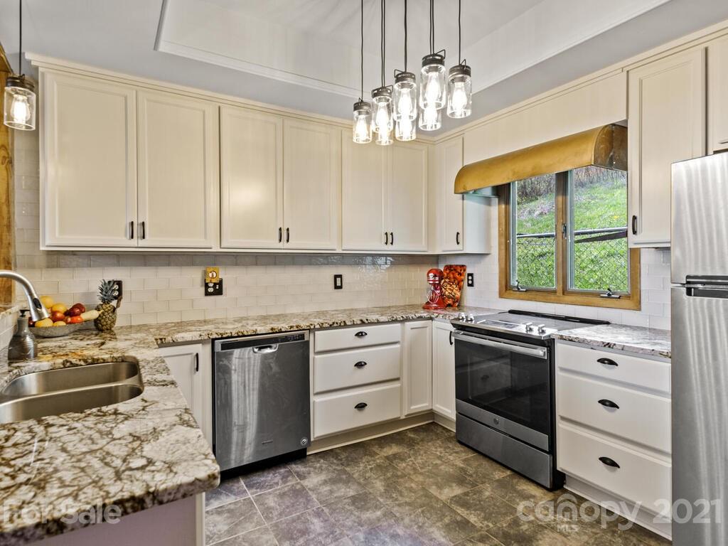 251 Riding High Road Waynesville NC 28785