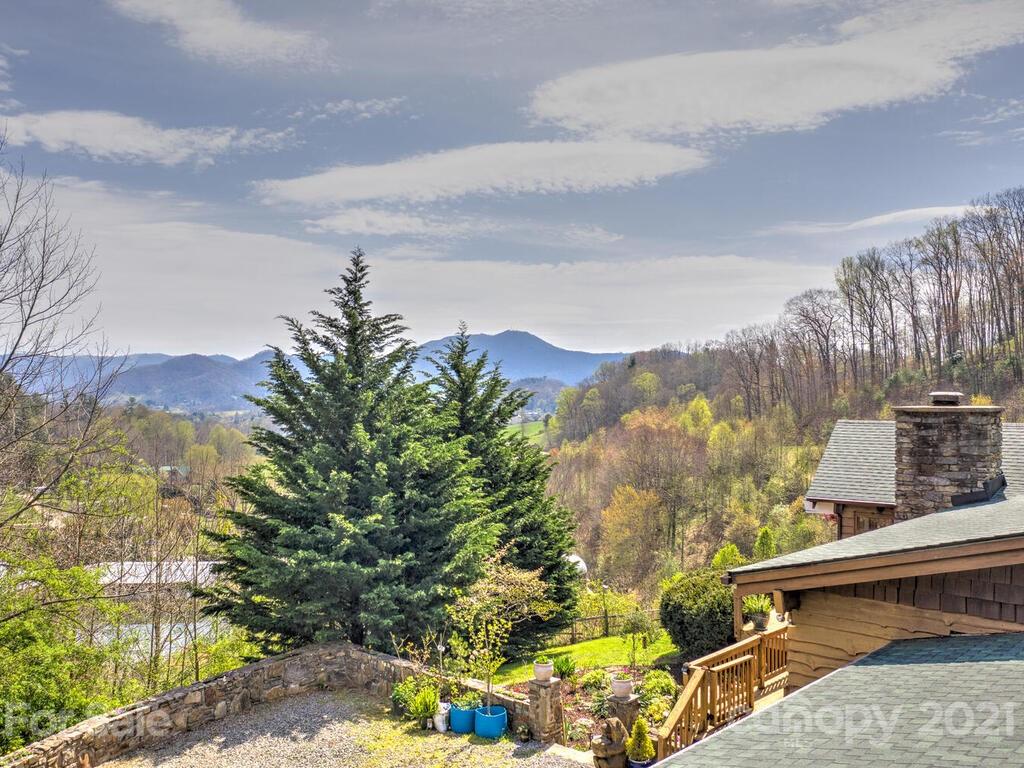 251 Riding High Road Waynesville NC 28785