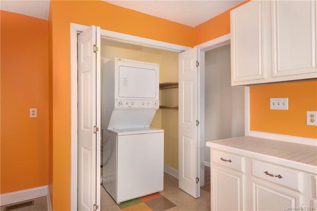 39 Old Burnsville Hill Road Asheville NC 28804