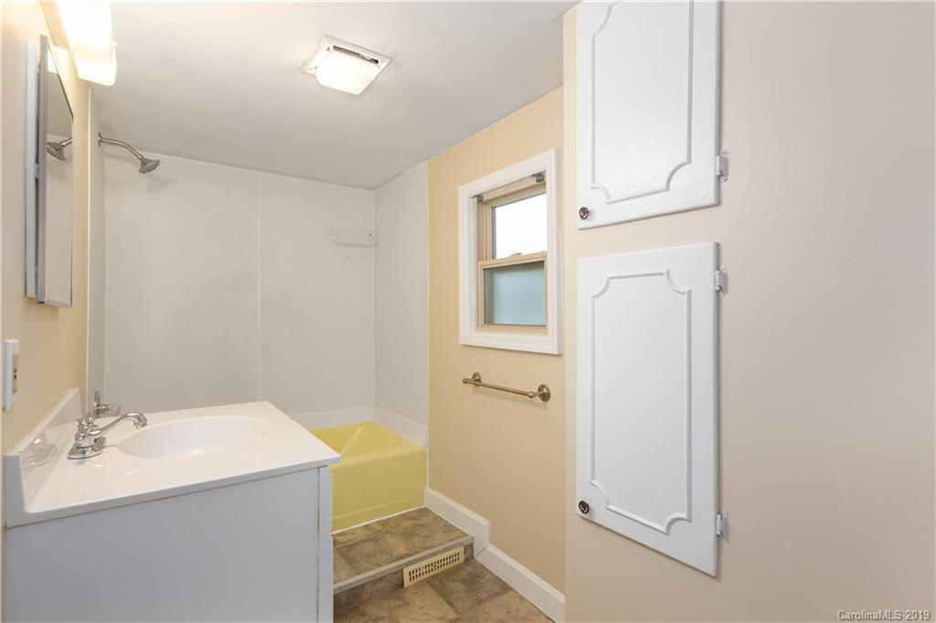 39 Old Burnsville Hill Road Asheville NC 28804
