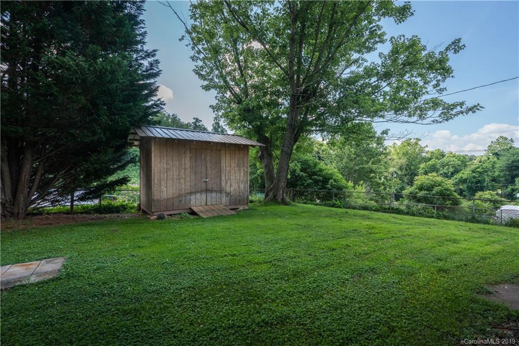 39 Old Burnsville Hill Road Asheville NC 28804