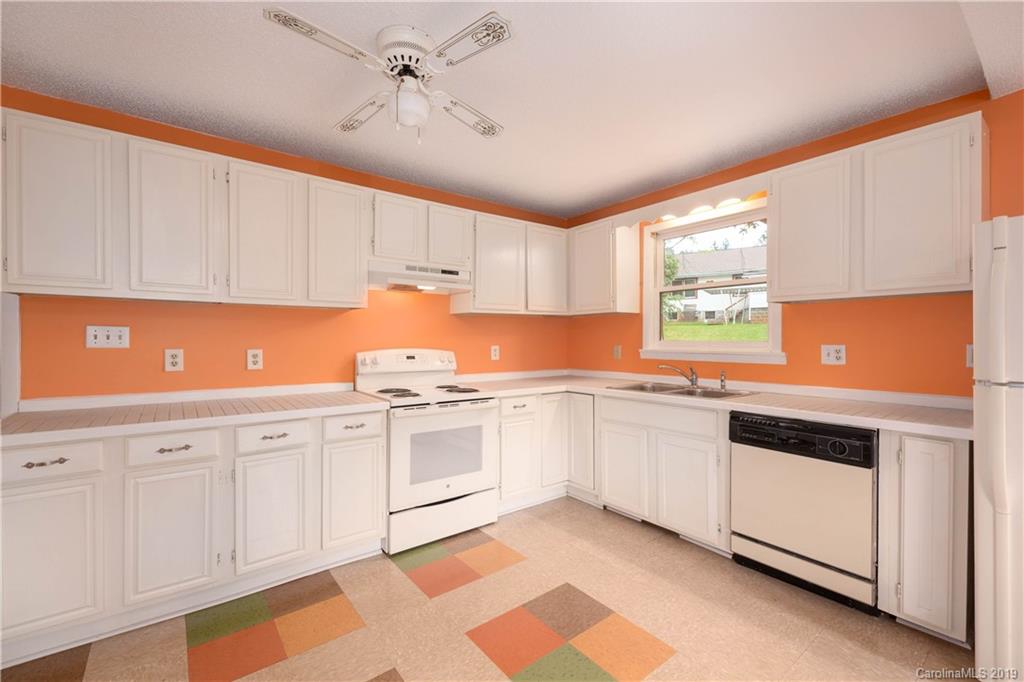 39 Old Burnsville Hill Road Asheville NC 28804