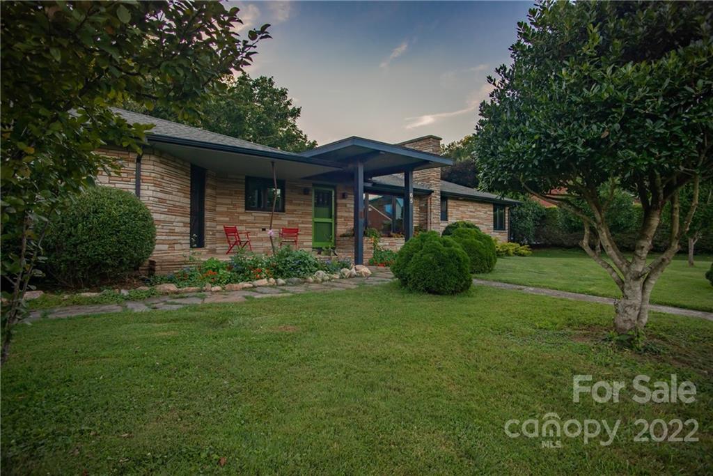 65 Summit Street Burnsville NC 28714
